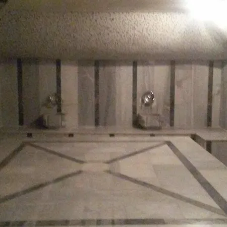 מלון Arinna Park 3*