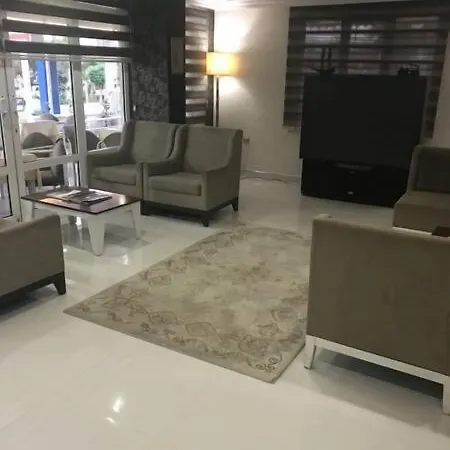 Arinna Park فندق