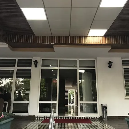 Arinna Park 3*