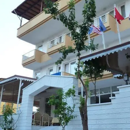 Arinna Park מלון 3*