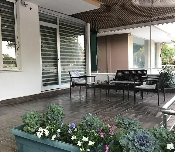 Отель Arinna Park