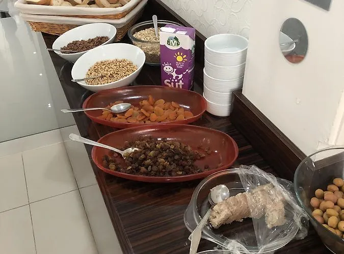 Отель Arinna Park